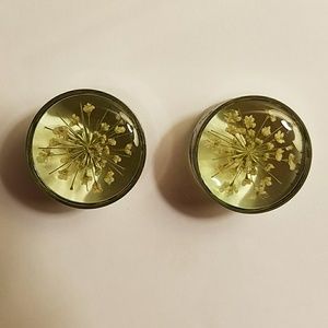 3/4" (19mm) Queen Anne Lace Embedded Plugs